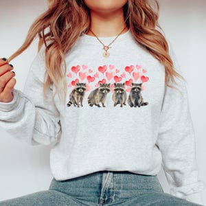 Raccoon Sweatshirt, Funny Raccoon Shirt, Funny Valentines Day Shirt, Valentines Sweatshirt, Hearts Shirt, Valentines Day Gift, Love Shirt immagine 5