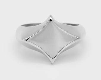 Diamond Suit Ring – Playing Card Inspired Minimal Band | Stainless Steel Poker Diamond Ring