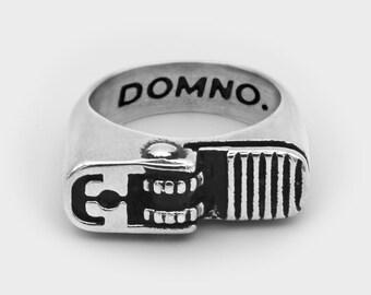 Pierścień Lighter Face | Srebrny pierścionek z wyrazistym wzorem | Oryginalna biżuteria dla mężczyzn i kobiet