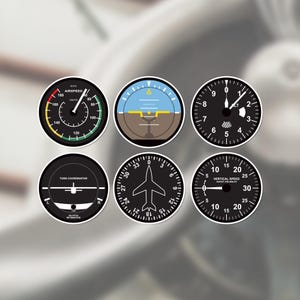 Peut inclure: Ensemble de six autocollants d'instruments d'aviation. Comprend un indicateur de vitesse, un horizon artificiel, un altimètre, un coordinateur de virage, un indicateur de cap et un indicateur de vitesse verticale. Chaque autocollant est rond avec un fond noir et des marquages blancs.