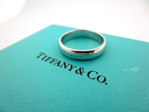 Tiffany & Co Platinum Classic Lucida Wedding Band… - image 1