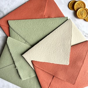 Lot de 5 enveloppes de couleurs variées, enveloppes en papier recyclé, enveloppes en papier fait main, enveloppe à bords lisses 5,25 x 7,25 po. (13 x 18 po.)