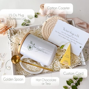 Personlig födelsemånadsblommugg, presentförpackning med muggunderlägg, sked, lock, varm choklad bild 5