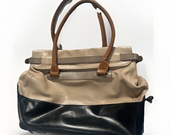 Carlo Pazolini Black and Beige Leather Bag gold Interior magnet Vintage Rare