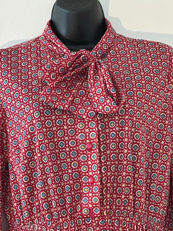 1960s Vintage Red Pattern Secretary Dress - image 3