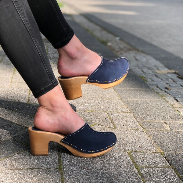 clog heels closed toe