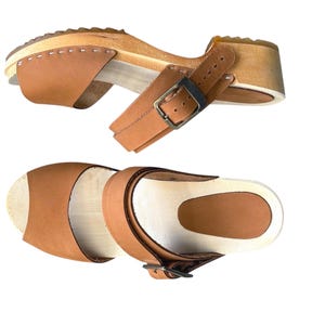 Platform Clogs with Open Toe: Barefoot Clogs Slide Sandals with Strappy Design, Low Heel Comfortable Sandals Brown