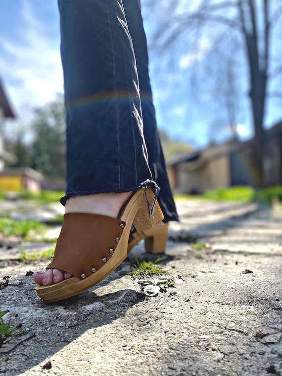 Retro 70s Wooden Platform Flip Flops: Open Toe High Heels Clogs