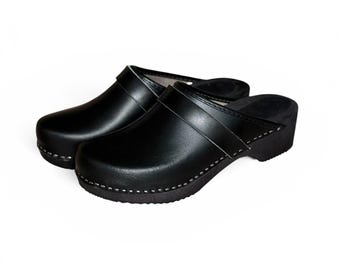 Handcrafted Swedish Leather Clogs: Comfortable Wooden Sole Footwear for Men