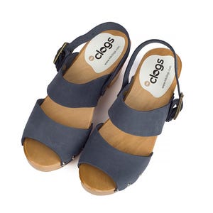 Sandalias de verano de madera con tiras y tacón para mujer, con puntera abierta, tipo zueco, con plataforma. imagen 11