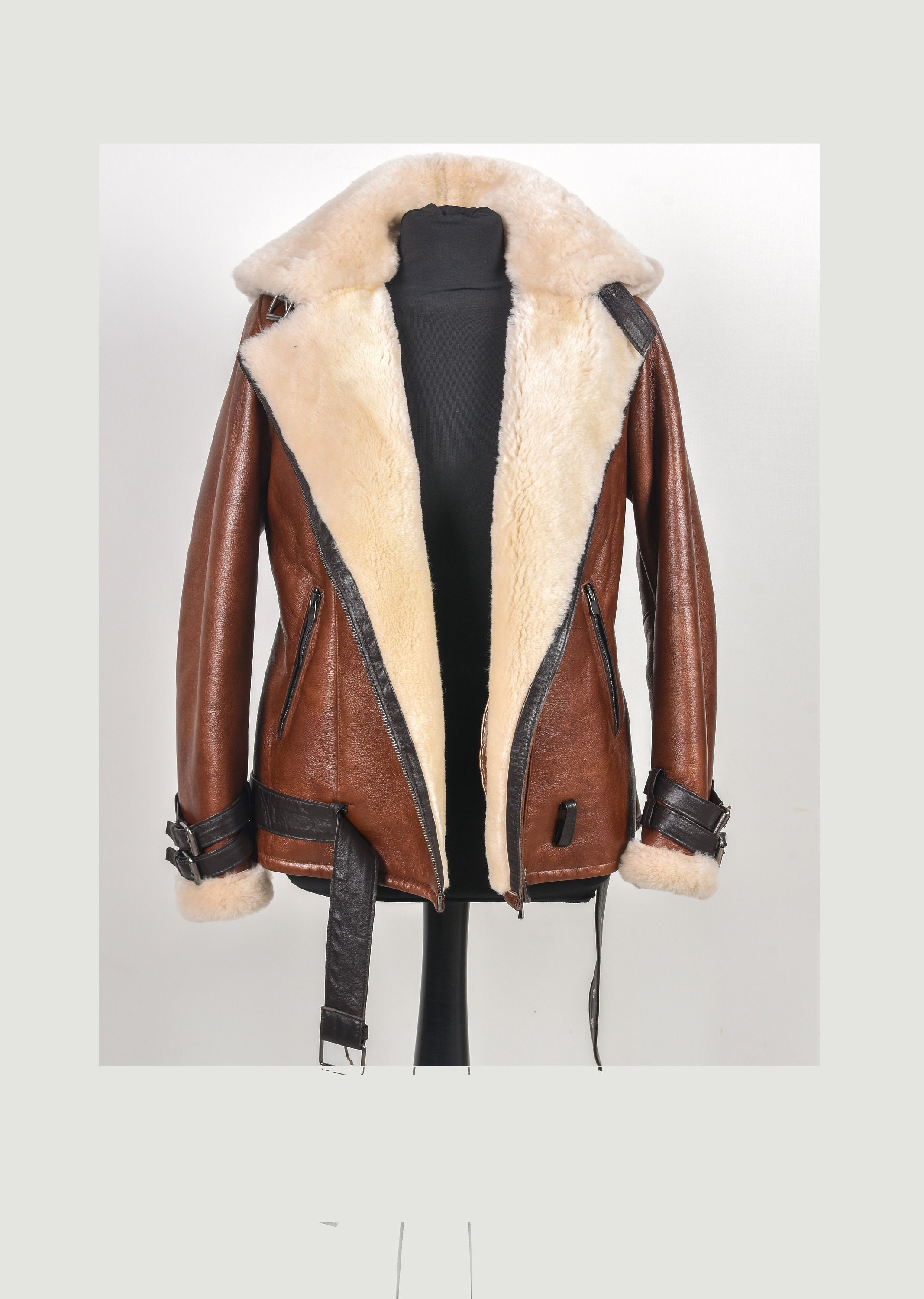 Giacca di pelle donna: tendenza biker primavera 2023 | Amica Giacca di pelle donna: tendenza biker primavera 2023 | Amica
