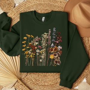 Vintage Pressed Flowers Sweatshirt Boho Cottagecore Crewneck Garden Botanical Floral Pullover Fairycore flower lover Wildflowers Sweater