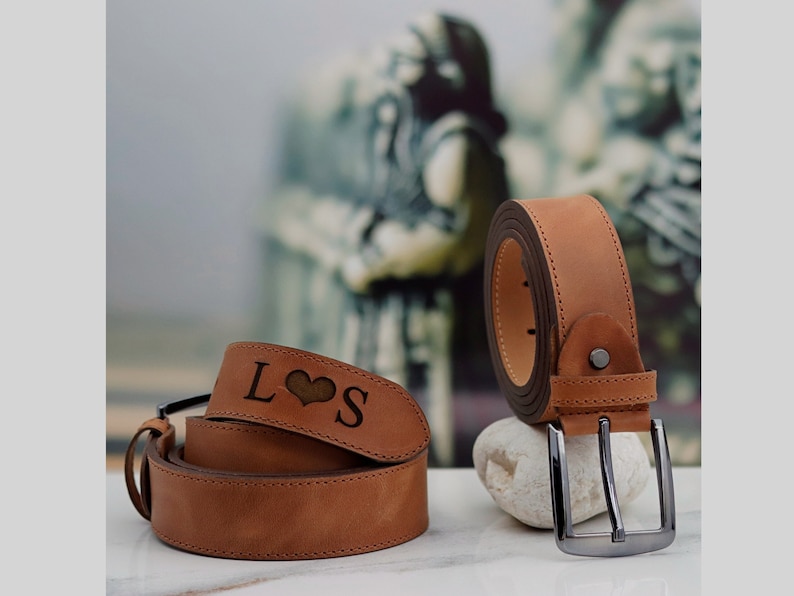 Ceinture en cuir noir personnalisée pour homme, ceinture pleine fleur fabriquée à la main, cadeau unique pour petit ami, anniversaire et Saint-Valentin, ceinture prénom personnalisée image 10