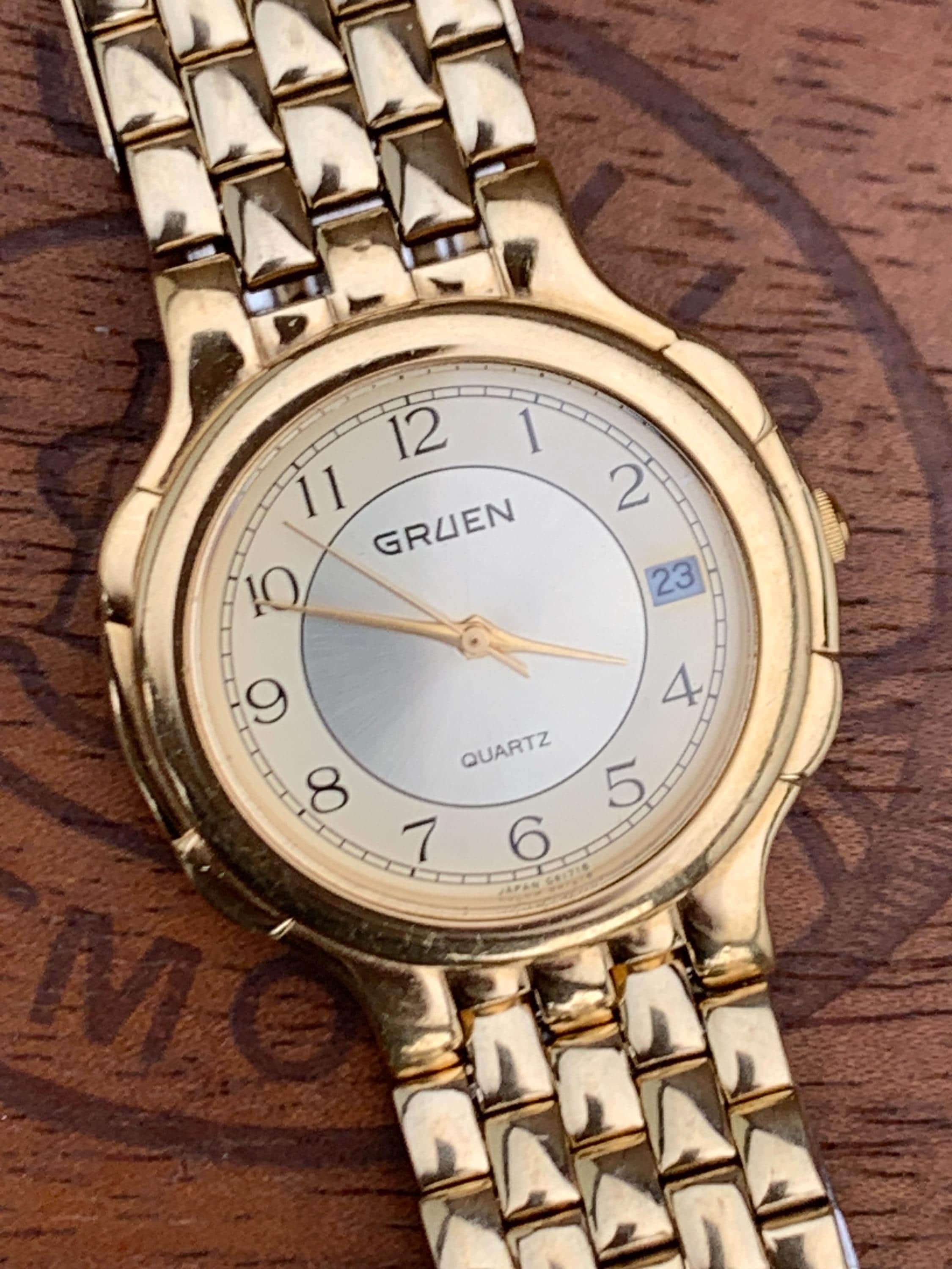 1980s Neo-vintage Gruen Gold Tone Watch - Champagne Cream  display picture 1