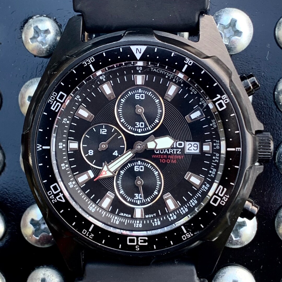 Big Casio Diver AMW330 Chronograph, Rotating Bezel, Date Function, 10
