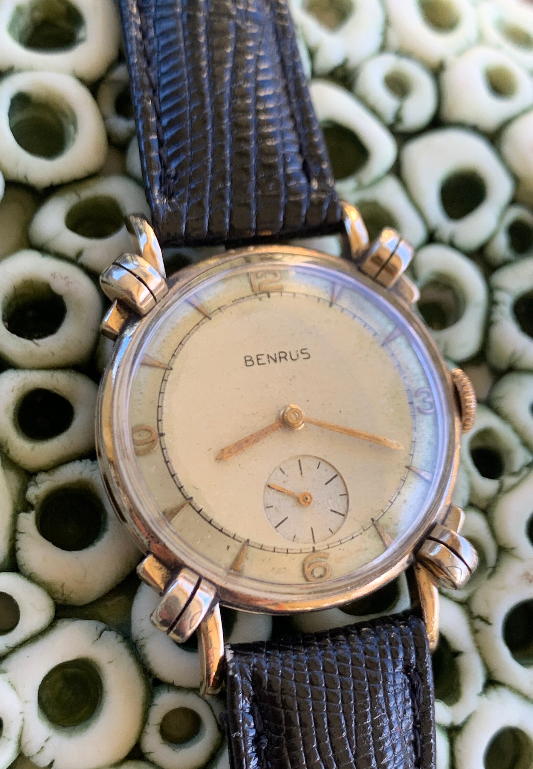 Vintage Fancy Knotted Lugs Benrus Watch 10K Rolled Gold Plate