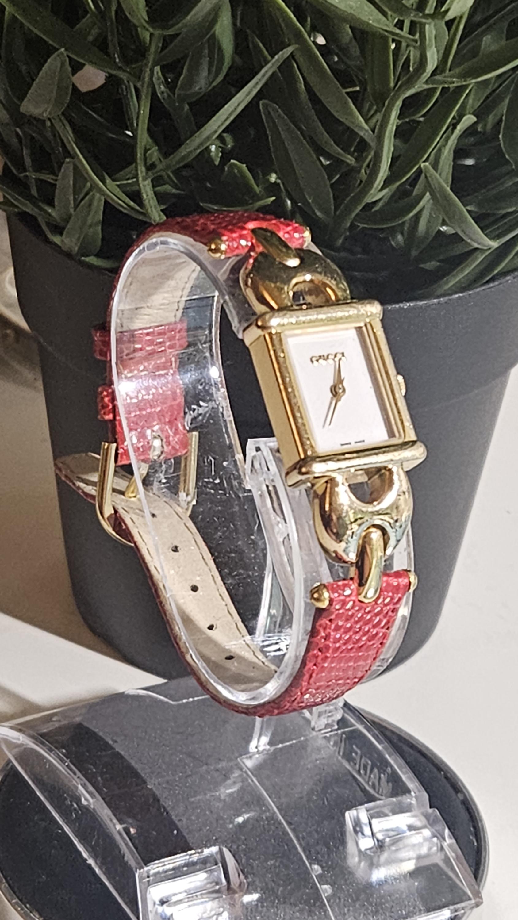 Lovely Vintage 1990s Ladies Gucci 1800L. New Original Gucci  display picture 1