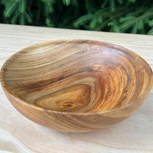 Walnut Wood Bowl – Deep Hand-Turned Food Bowl – Wooden Serving Plate – Rustic Kitchen Decor – GBAGwood