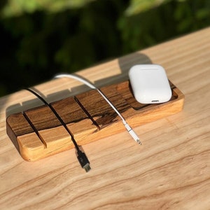 Soporte de cables de madera - Organizador de carga de escritorio de nogal, gestión de cables elegante para el hogar o la oficina