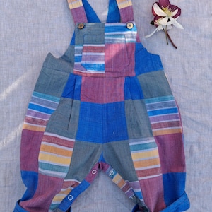 Bio Regenbogen Patchwork Latzhose für Babys