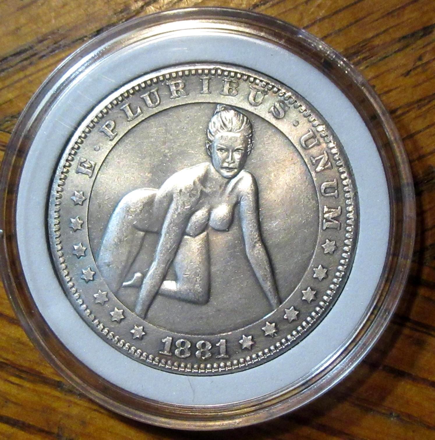 女性 セクシー メカニカル ホーボーニッケル ギミック 1881 Hobo Nickel Coin – Sexy Girl U.S. Morgan Dollar Style - Etsy