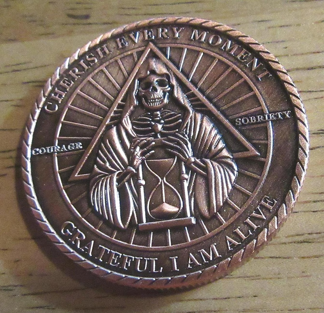 Lord Of The Rings Collectibles Memento Mori Challenge Coin - Grim Reaper &  Skull Design With Antique Silver Finish Challenge Coin Display