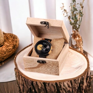 Elegant wooden quartz wristwatch with dual time zone feature, designed for men. Includes options for personalization, making it an ideal custom gift. Packaged in a sophisticated wooden box.