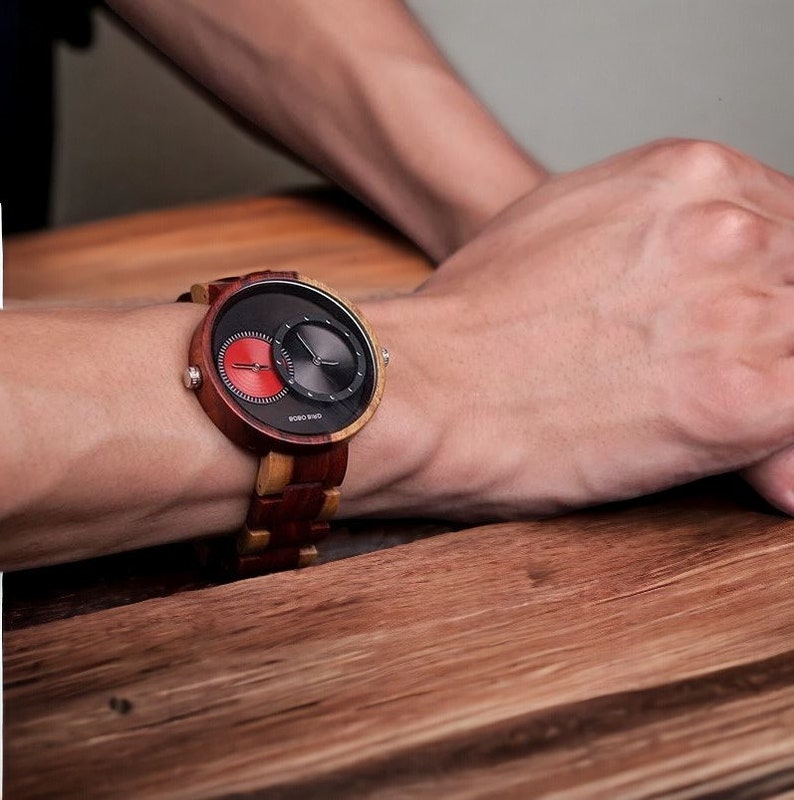 Elegant wooden quartz wristwatch with dual time zone feature, designed for men. Includes options for personalization, making it an ideal custom gift. Packaged in a sophisticated wooden box.