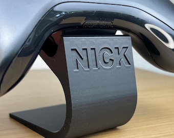 Suporte de controle personalizado | Nome personalizado e ajuste universal | Impressão 3D minimalista