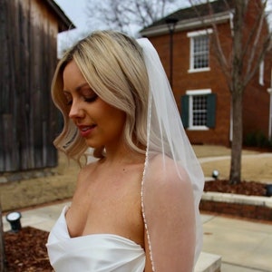 Pearl Bridal Veil, Beaded Veil, Crystal Veil, Off-White Wedding Veil, Fingertip Length Veil, Short Veil, Bachelorette Veil, Pearl Edged Veil
