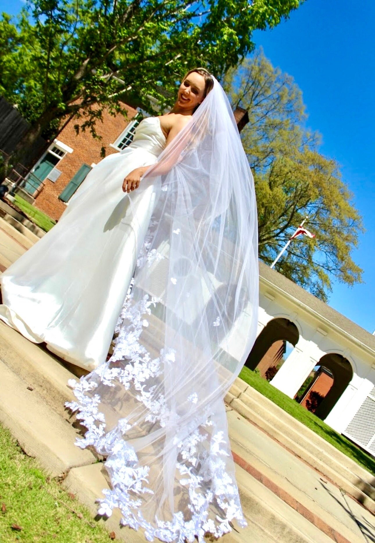 Vintage Lace Edge Veil, Floral Lace Cathedral Veil, Elegant  display picture 2