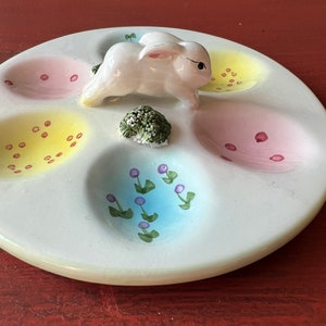 Vintage Nantucket Ceramic Easter Raised Bunny Spring Egg Holder