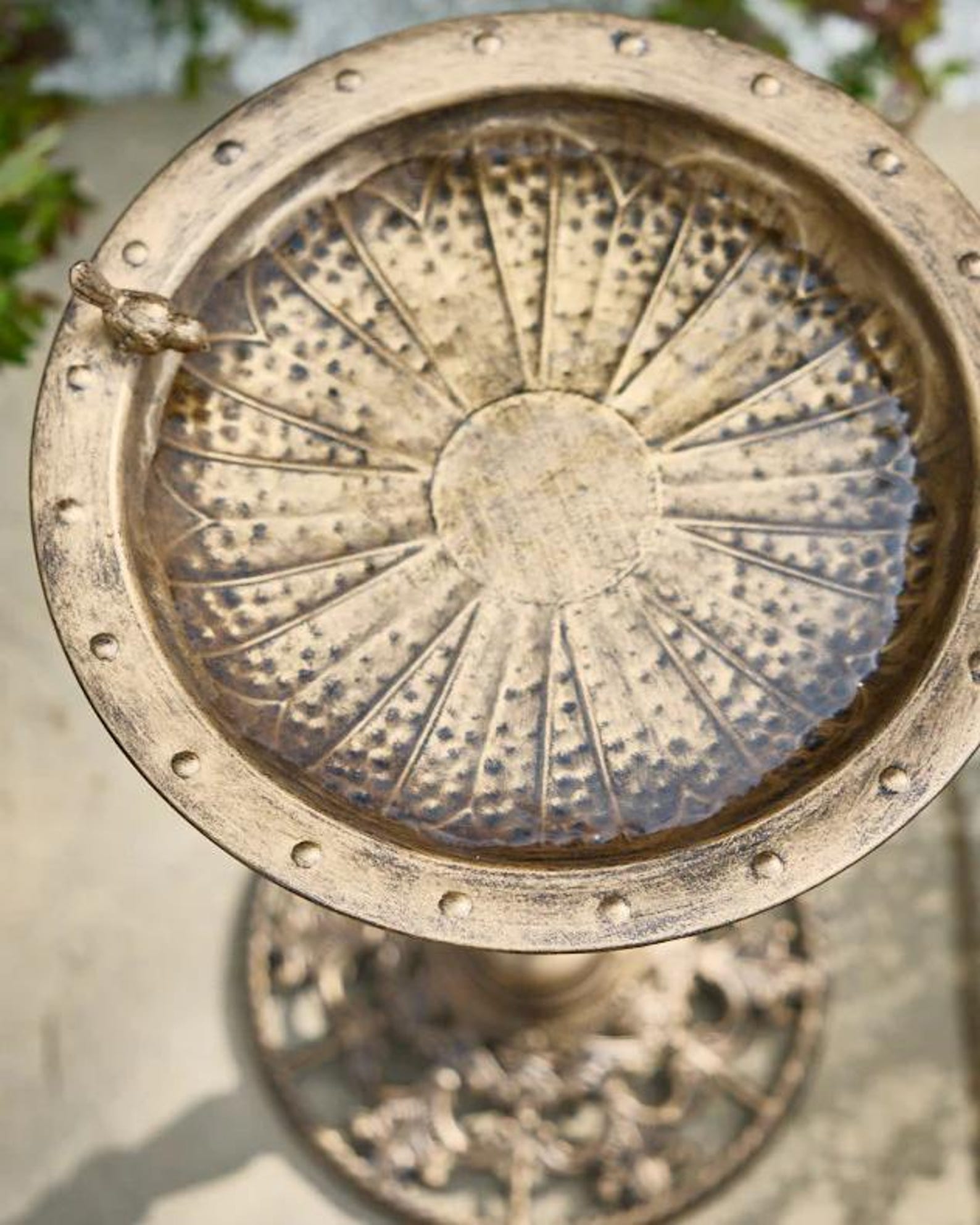Vintage Bird Bath, Metal Bird Feeder, Standing Bird Dish. - Etsy UK