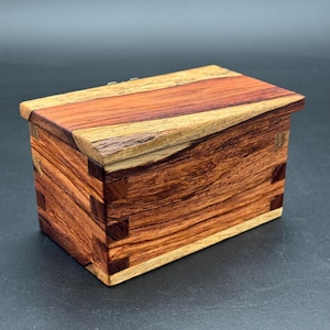 Luxurious Honduras Rosewood Box - Gorgeous Grain Hinged Box for Your Precious Treasures and Jewelry