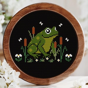 Toad Cross Stitch Pattern for Beginners, Friendly Swamp Animal Embroidery (PDF Pattern Download)