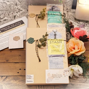 SCENTED Blind Date with a Book Box, Exciting Reading Lover Gifts, Unique Bookish Stuff, Surprise for Birthdays and any Occasion, Book Advent