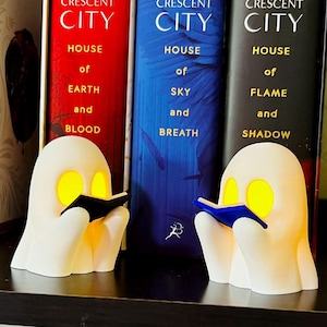 Reading Book Ghosts Set of 2 – Figurines with Tealight – Cute Minimal Shelf or Desk Decor for Book Lovers