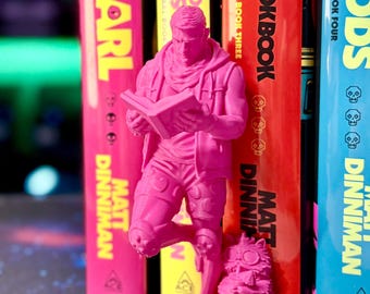 Dungeon Crawler Carl, Prinzessin Donut Bucheinlage, Lese Carl Statue, Buch Nook Dekor, Buch-Liebhaber-Geschenk, Fantasy Regal Dekor