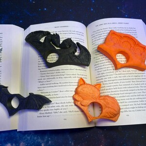 Book Page Holder, Thumb Bookmark, One Hand Reading Tool, Reader Gift, Book Lover Accessory