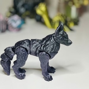 3D Printed Cute Articulating Wolf - 3D Printed Collectible, Unique Wolf Decor, Movable Wildlife Figurine, Nature Enthusiast Gift