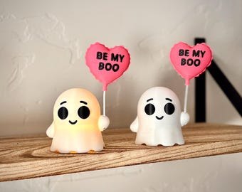 Ghost Holding Heart Balloon – Cute Valentine Ghost Decor, Romantic Shelf Figurine, Spooky Love Gift, Bookish Display