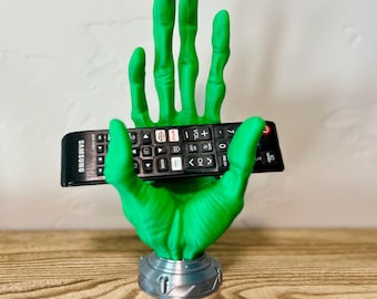 Alien Hand Holder Stand | 3D Printed Remote & Controller Display | Sci-Fi Desk Decor, Gaming Room Accessory