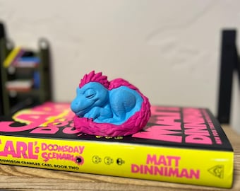 Mongo Dungeon Crawler Carl inspirierte Dekor, LitRPG Bücherregal Drache, Bookish Fantasy Display