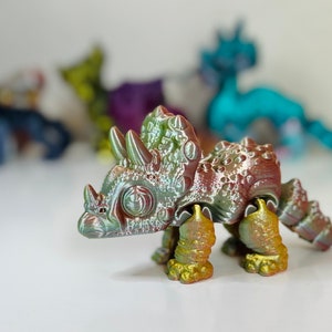 3D Printed Cute Articulating Triceratops  Poseable Jurassic Decor, Unique Triceratops Sculpture, Dino Enthusiast Gift