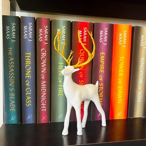 Stag Bookshelf Decor – 3D Printed Fantasy Stag, Bookish Gift, Golden Antler Shelf Display, Reading Nook Companion