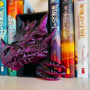 Drachen Buchecke - 3D gedruckter Fantasy Bücherregal Einsatz, mythische Bücherwurm Dekoration, einzigartiges Geschenk