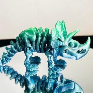 3D Printed Articulating Triceratops Skeleton, 3D Printed Dino Sculpture, Poseable Jurassic Decor, Prehistoric Collector&#39;s Item