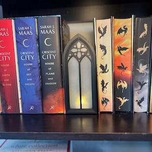 Gothic Cathedral Book Nook Insert – Illuminated Mini Window for Bookshelves | LED Candle Glow