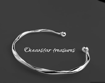 Silver Twisted Bangle | Mobius Silver Bracelet | Silver Twisted Bracelet | Stackable Bangle |