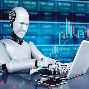 Puede incluir: Un robot blanco con ojos azules está sentado en un escritorio, usando una computadora portátil y una tableta. Los datos y gráficos del mercado de valores se muestran en una pantalla en el fondo. Las manos del robot están en el teclado.